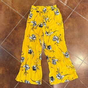 New Look Yellow Floral Trousers Gaucho Festival Flowy Summer Lightweight Pants M